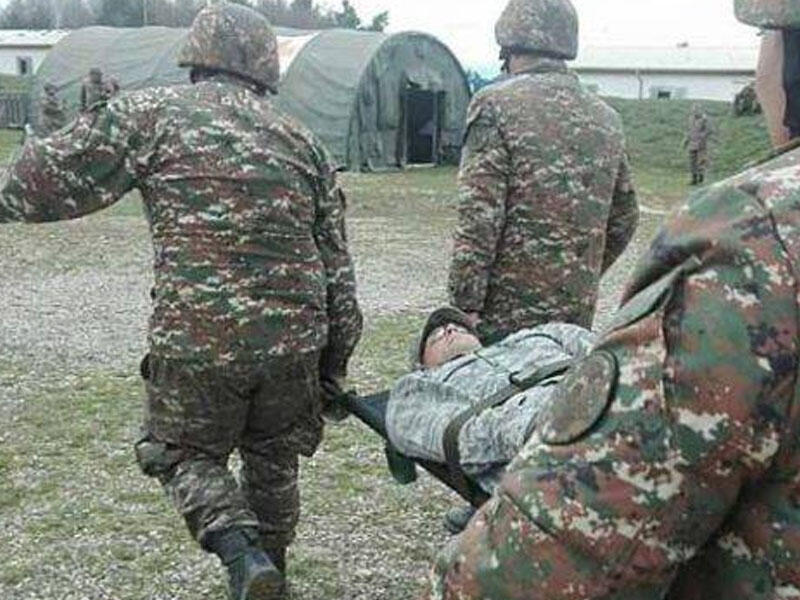 Ermənistanda sərhədyanı məntəqədə qumbara partlayıb, 4 hərbçi yaralanıb