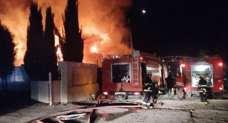 Azərbaycanda gecə dəhşəti: Qonşu rayonlardan kömək çağırdılar - FOTO