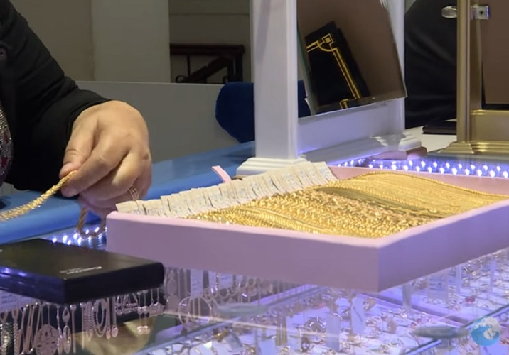 Saxta qızılı orijinaldan belə ayırmaq olar - VİDEO