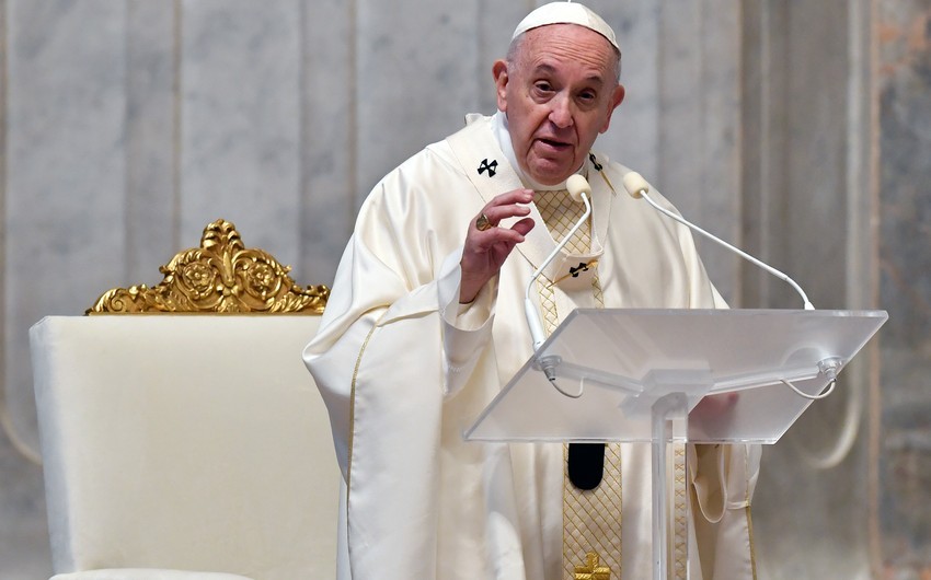 Papa ilk dəfə Hindistan hökumətinin başçısı ilə görüşüb