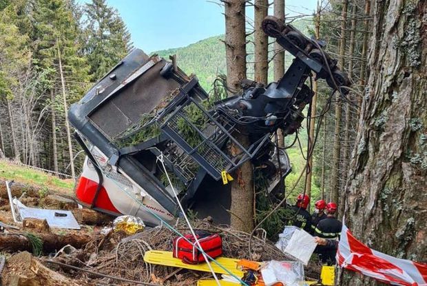 Çexiyada kanat yolunda faciə: Ölən var