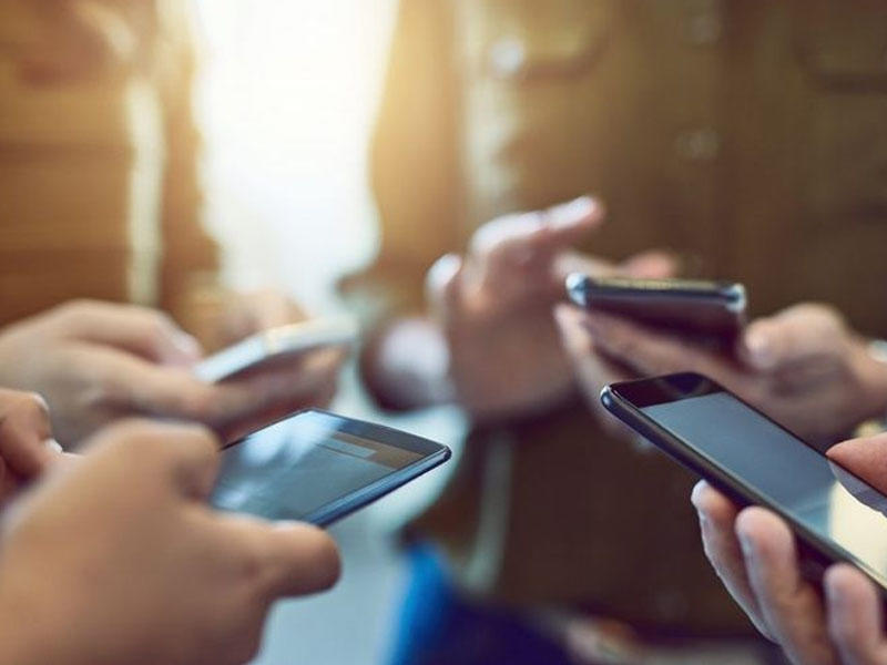 Şəxsi istifadə üçün gətirilən mobil telefonların qeydiyyat rüsumları bu cür olacaq - SİYAHI