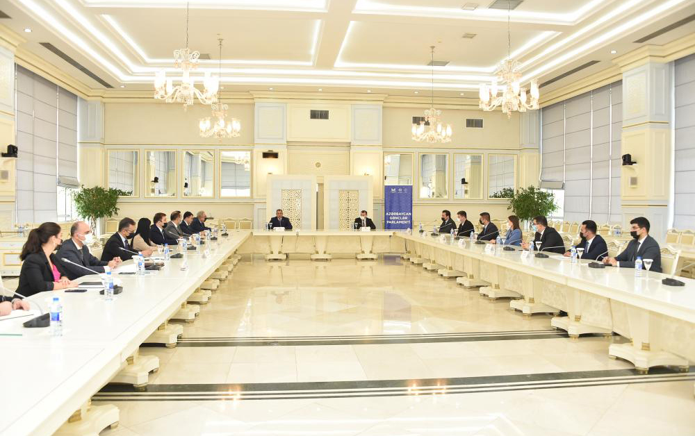 Milli Məclis və Gənclər Fondu memorandum imzaladı