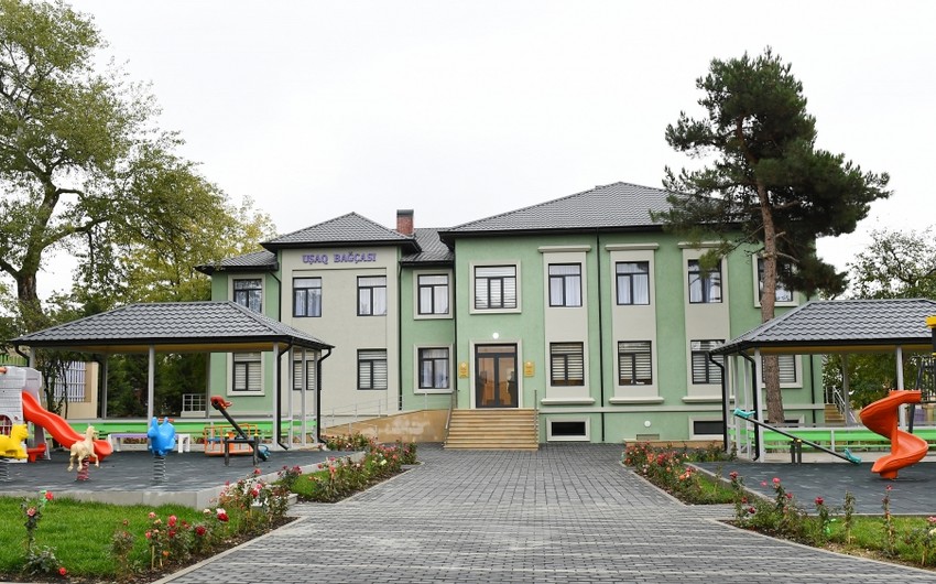 İlham Əliyev və Mehriban Əliyeva Şamaxıda 7 saylı körpələr evi-uşaq bağçasının açılışında iştirak ediblər