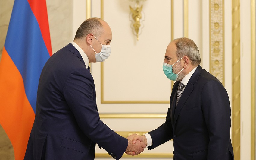 Gürcüstanın müdafiə naziri Ermənistana səfər edib