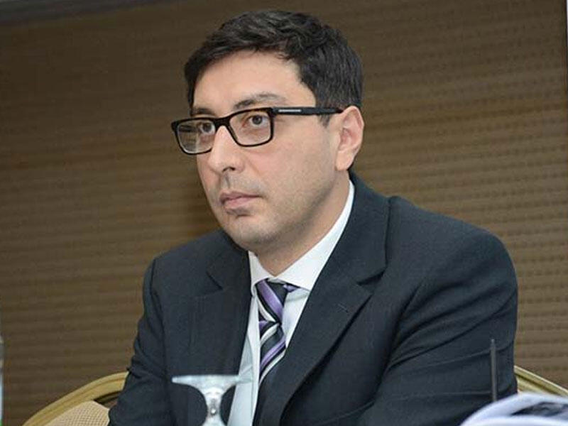 Nazir özünə müşavir təyin etdi