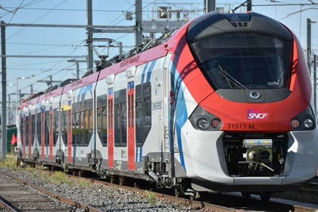 На севере Франции поезд сбил группу мигрантов