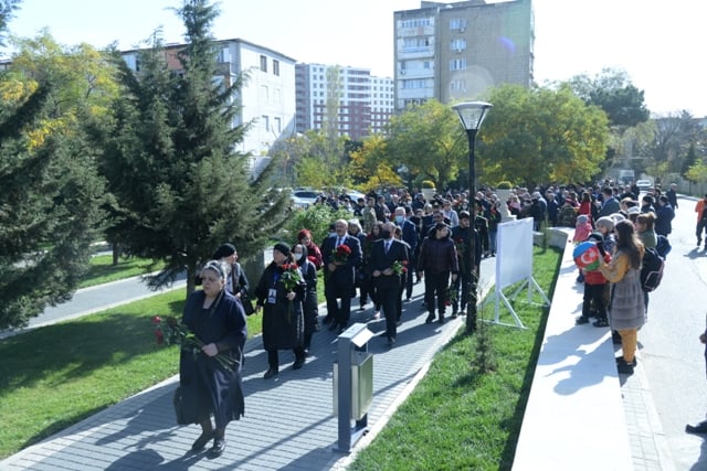 Nəsimi rayonunda Zəfər bağının və Vətən müharibəsi şəhidlərinin xatirəsinə həsr olunmuş xatirə kompleksinin açılışı olub