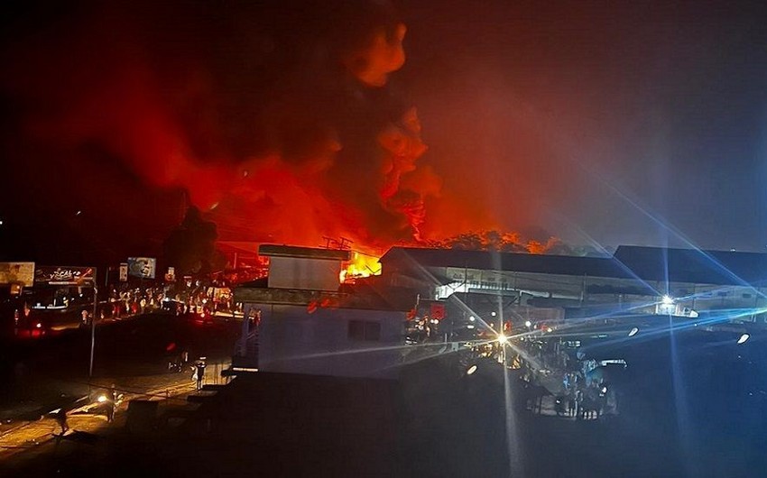 Sera-Leonedə benzin daşıyan avtomobilin partlaması nəticəsində ən azı 100 nəfər ölüb