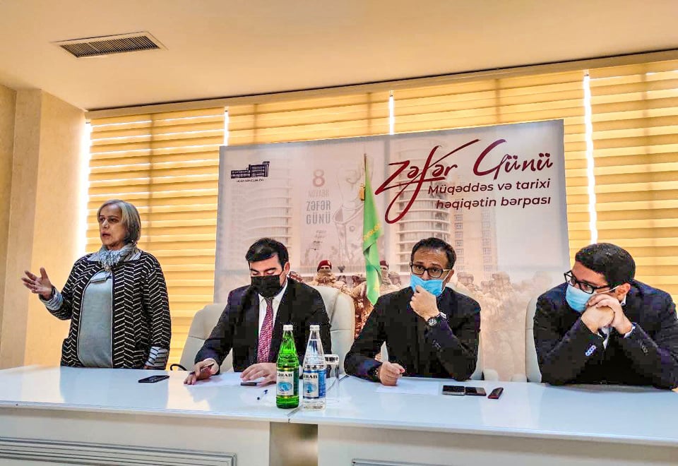 Deputat Vətən müharibəsi qaziləri ilə 