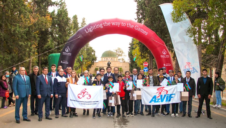 Deputat məktəblilərin 