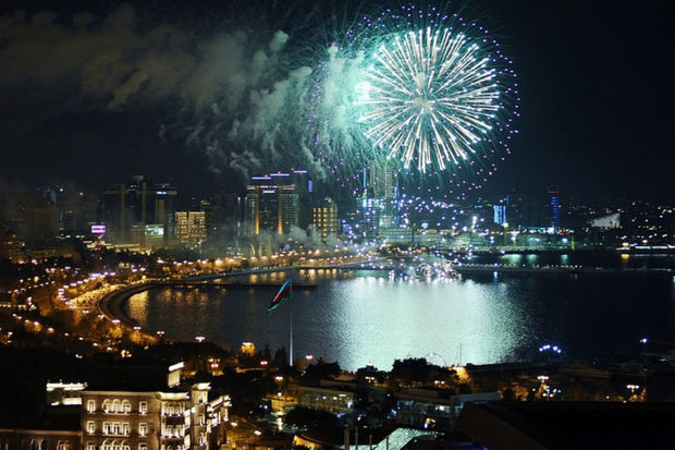Bakıda Zəfər Günü musiqili atəşfəşanlığı keçirilib - YENİLƏNİB