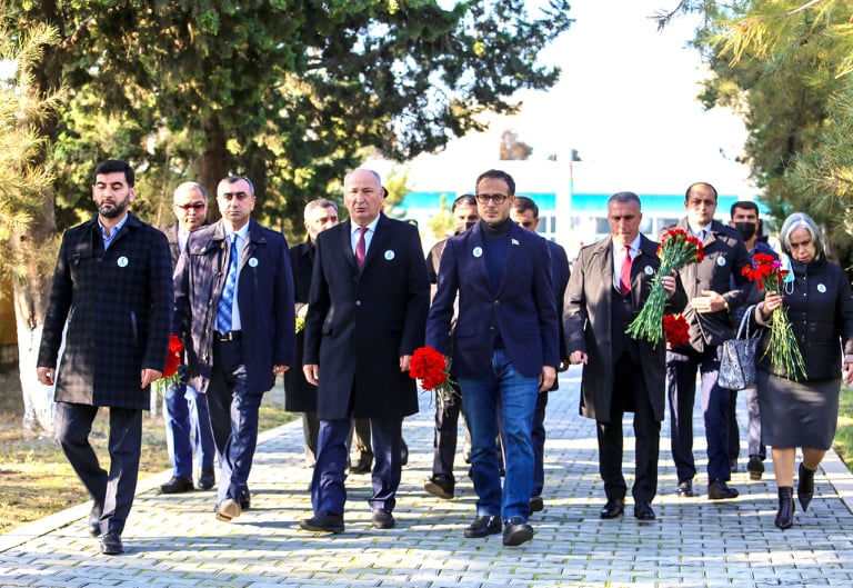 Ramil Həsən Zəfər Bayramını Ucar rayonunda Şəhid və qazi ailələri ilə bir arada qeyd edib