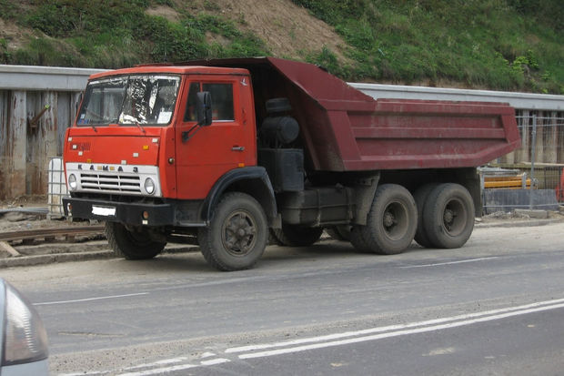 Azərbaycanda dövlət idarəsində dəhşət: Kişini “KamAZ”ın altına ataraq öldürdü