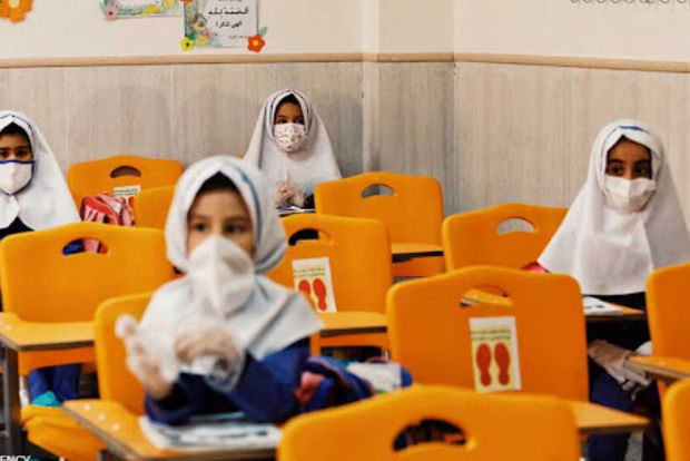 İran Təhsil Nazirliyi bir milyon şagirdin təhsili yarımçıq qoyduğunu açıqladı