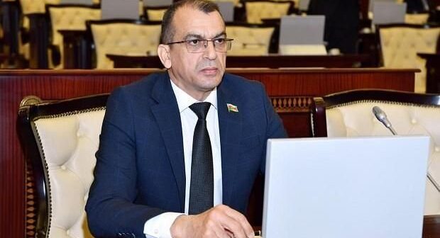 Deputatın bacısı oğlu polisi təhqir edib-Həbs edildi