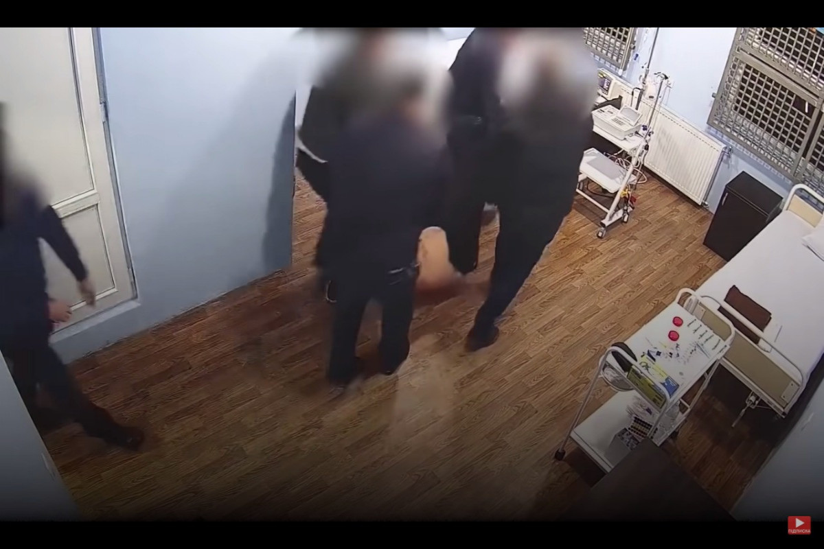 Ukrayna XİN: “Saakaşviliyə qarşı fiziki güc tətbiqi qəbuledilməzdir”