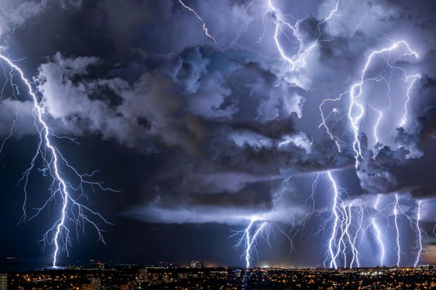Avstraliyada bir gündə bir milyondan artıq ildırım çaxması qeydə alındı - VİDEO