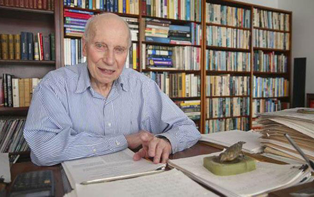 89 yaşında doktoranturanı bitirdi