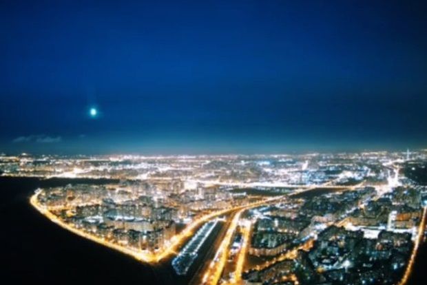 Sankt-Peterburq səmasında naməlum uçan obyekt göründü – VİDEO