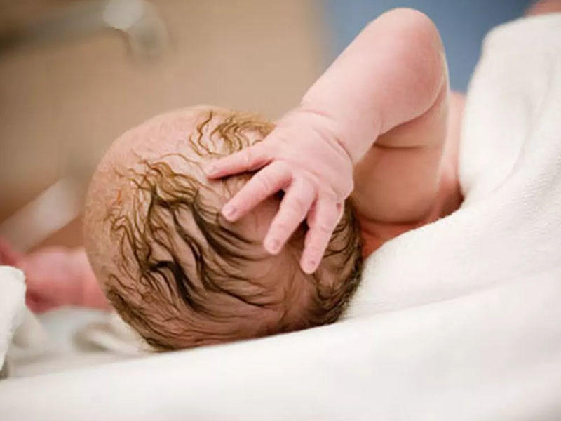 12 sm quyruqla doğulan körpə əməliyyat edildi - FOTO