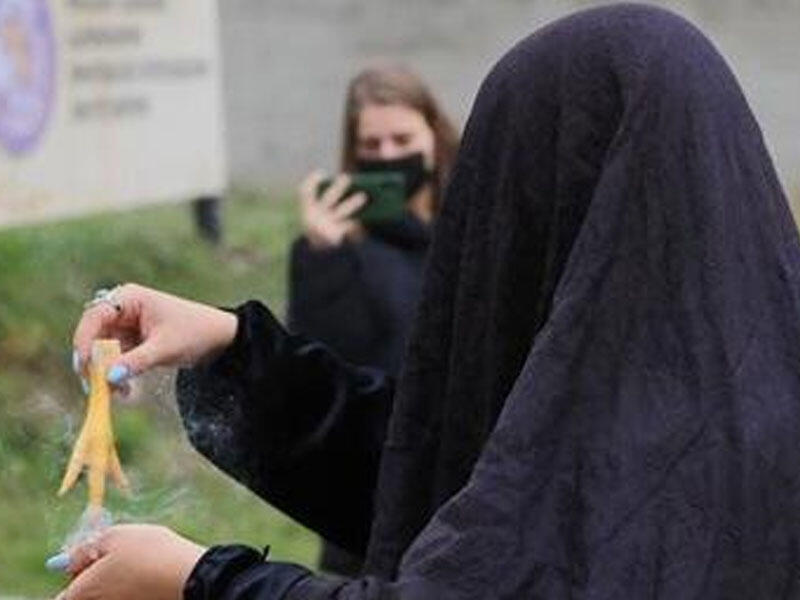 Gürcüstan müxalifəti nazirliyi tilsimə saldırdı - ŞOK VİDEO