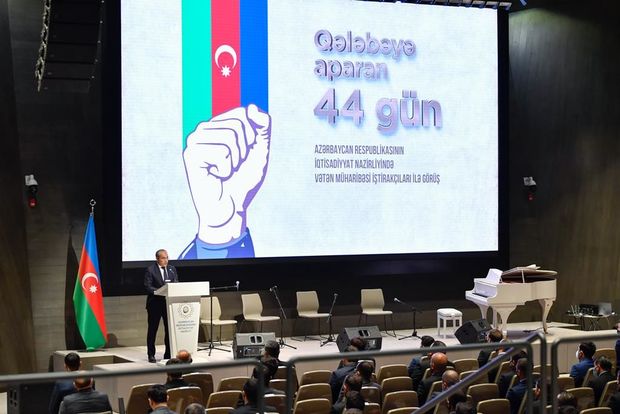 Mikayıl Cabbarov Vətən müharibəsində iştirak etmiş əməkdaşlarla görüşüb - FOTO