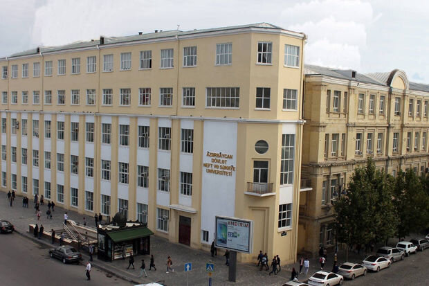 SON DƏQİQƏ: Bakıda universitetdə tüstülənmə - YENİLƏNİB
