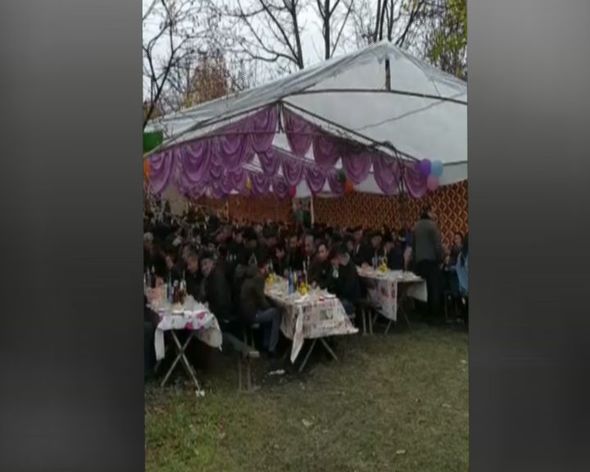 Ev şəraitində toy edənlər CƏZALANDIRILDI - FOTO