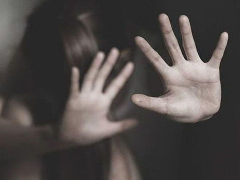 16 yaşlı qızı 400 dəfə təcavüz etdi - Rəzalət