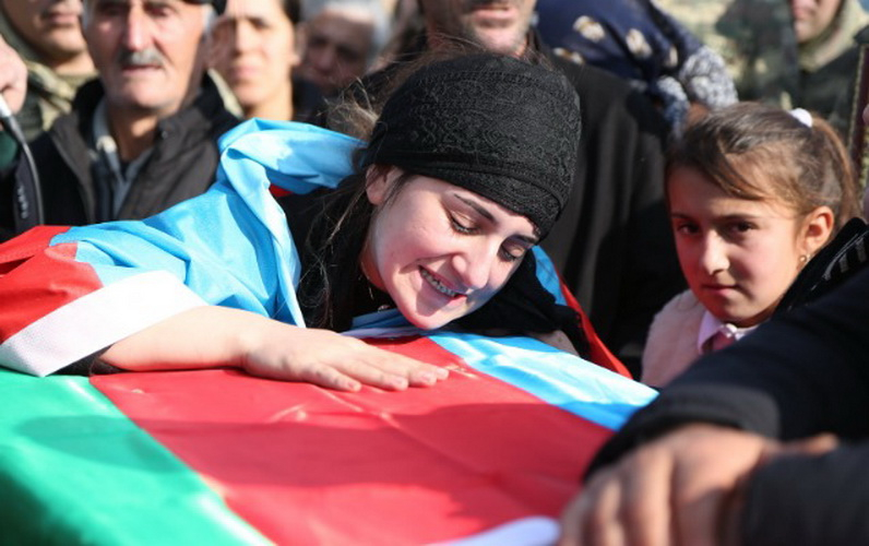 Körpə ikən anasını itirən şəhid...