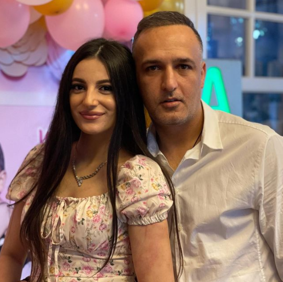 Üçüncü dəfə ata olan Azər qızlarının görüntülərini YAYDI - FOTO