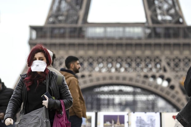 Власти Франции заявили, что пятая волна коронавируса в стране начинается стремительно