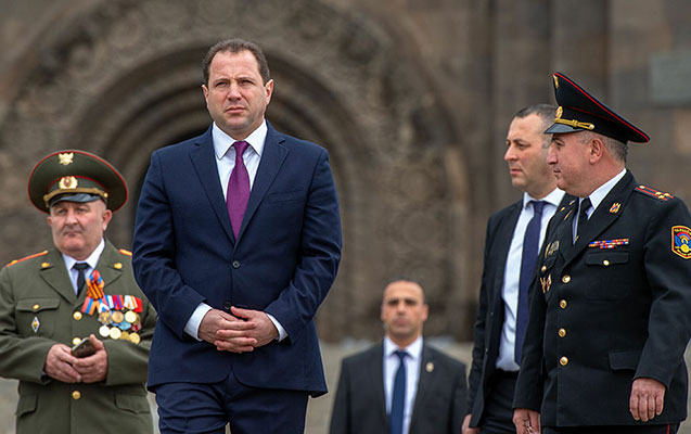 Ermənistan yüksək vəzifəli məmurların həbs müddətini uzatmaq istəyir