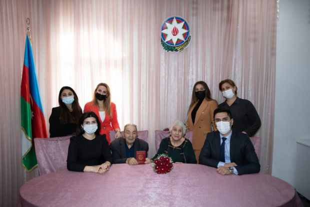 Bakıda 87 yaşlı kişi və 78 yaşlı qadın ailə qurdu - FOTO
