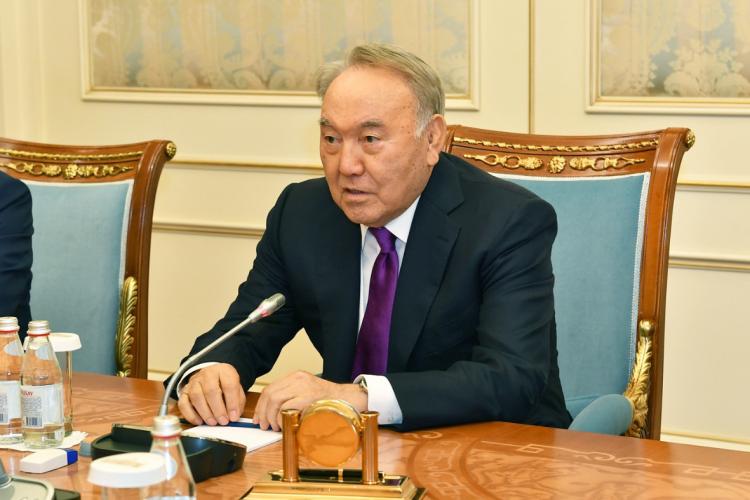 Nursultan Nazarbayev partiya sədrliyindən istefa verib