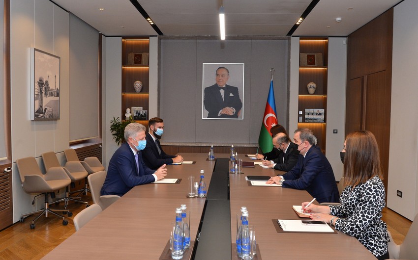 Ceyhun Bayramov Argentina səfiri ilə görüşüb