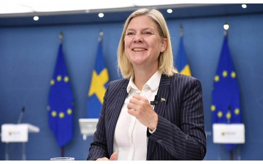 İsveçin ilk qadın baş naziri vəzifəsinin icrasından bir neçə saat sonra istefa verib