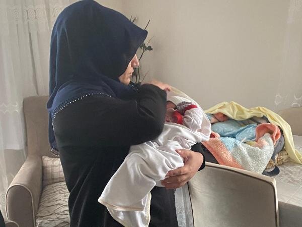 Ata 13 günlük körpəsinin yeməyinə qarışqa zəhəri qataraq, öldürmək istədi: 