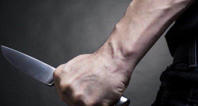 Azərbaycanda hərbçi bıçaqlandı