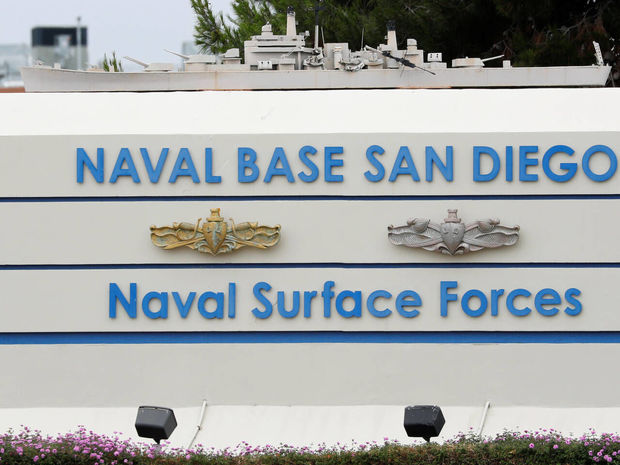 ABŞ-da hərbi obyektə girmək istəyən bıçaqlı şəxs güllələndi - FOTO