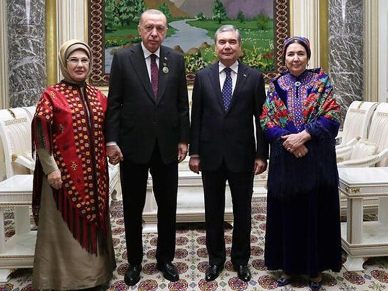 Türkmənistanın mediadan gizlədilən birinci ledisi - Onun fotosu ilk dəfə YAYIMLANDI