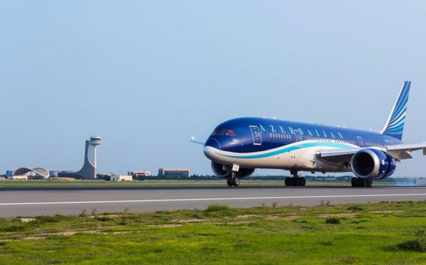 AZAL-ın təyyarəsi güclü duman səbəbindən Heydər Əliyev Beynəlxalq Aeroportuna qayıdıb