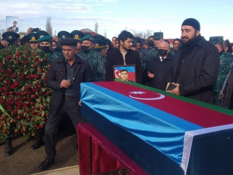 Helikopter qəzasında həlak olan DSX zabiti ilə Beyləqanda vida mərasimi keçirilir - FOTO