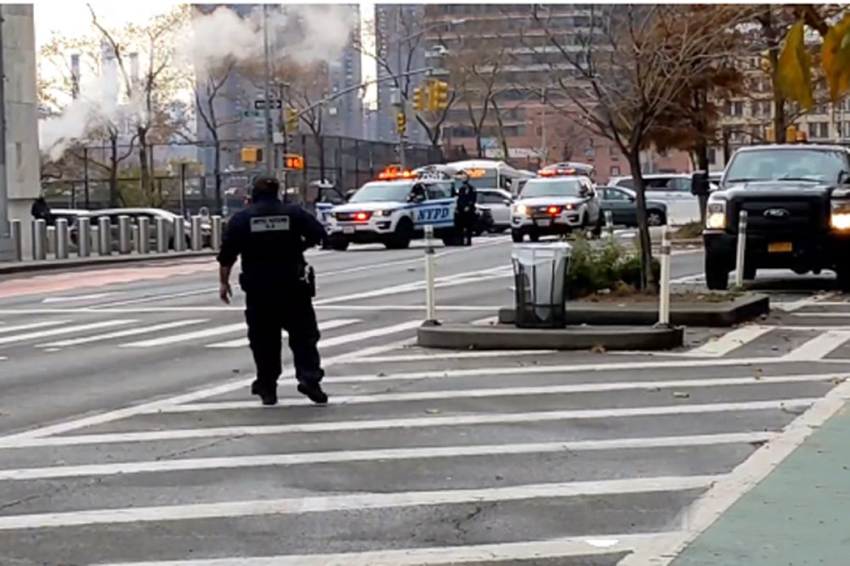 ABŞ-da BMT qərargahının qarşısına gələn naməlum silahlı şəxs saxlanılıb