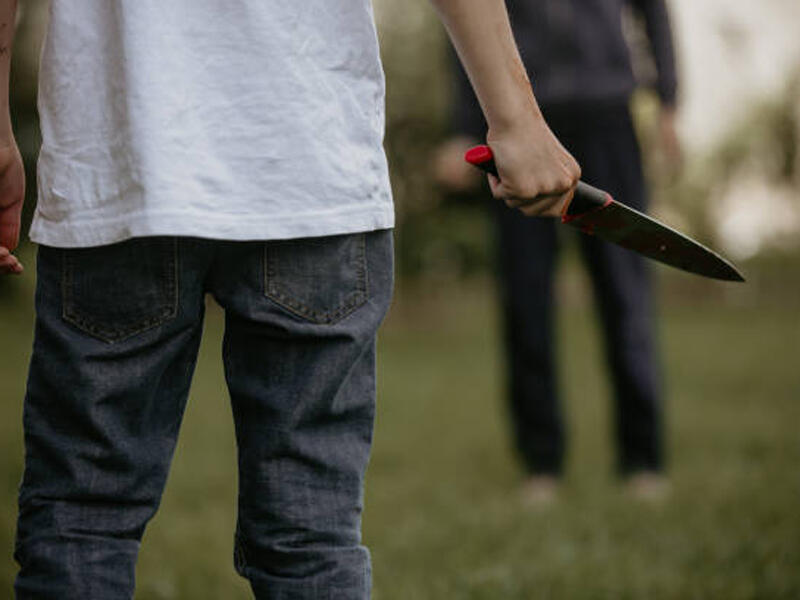 Azərbaycanda dərs vaxtı şagirdlər bir-birini bıçaqladı