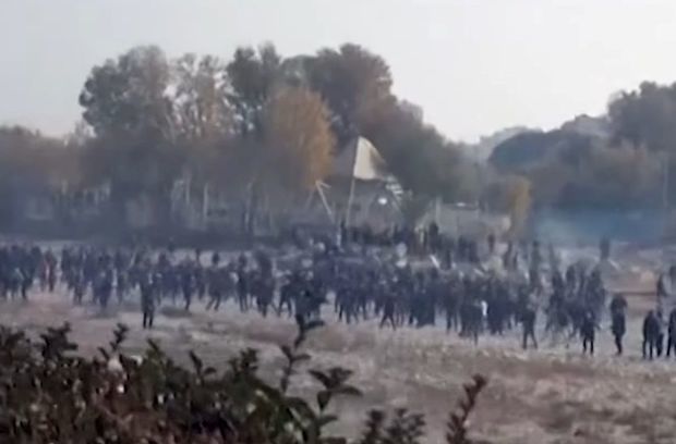 Иранское правительство лицом к лицу с массовыми протестами: чем закончится противостояние? - ВИДЕО