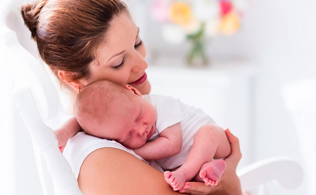 İngiltərədə “qadın” və “ana” sözlərindən imtina olundu