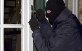 Bakıda kafe və aptekdən oğurluq edilib