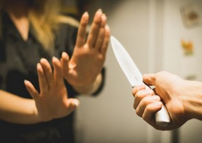Novxanıda kişi həyat yoldaşını qarnından bıçaqlayıb